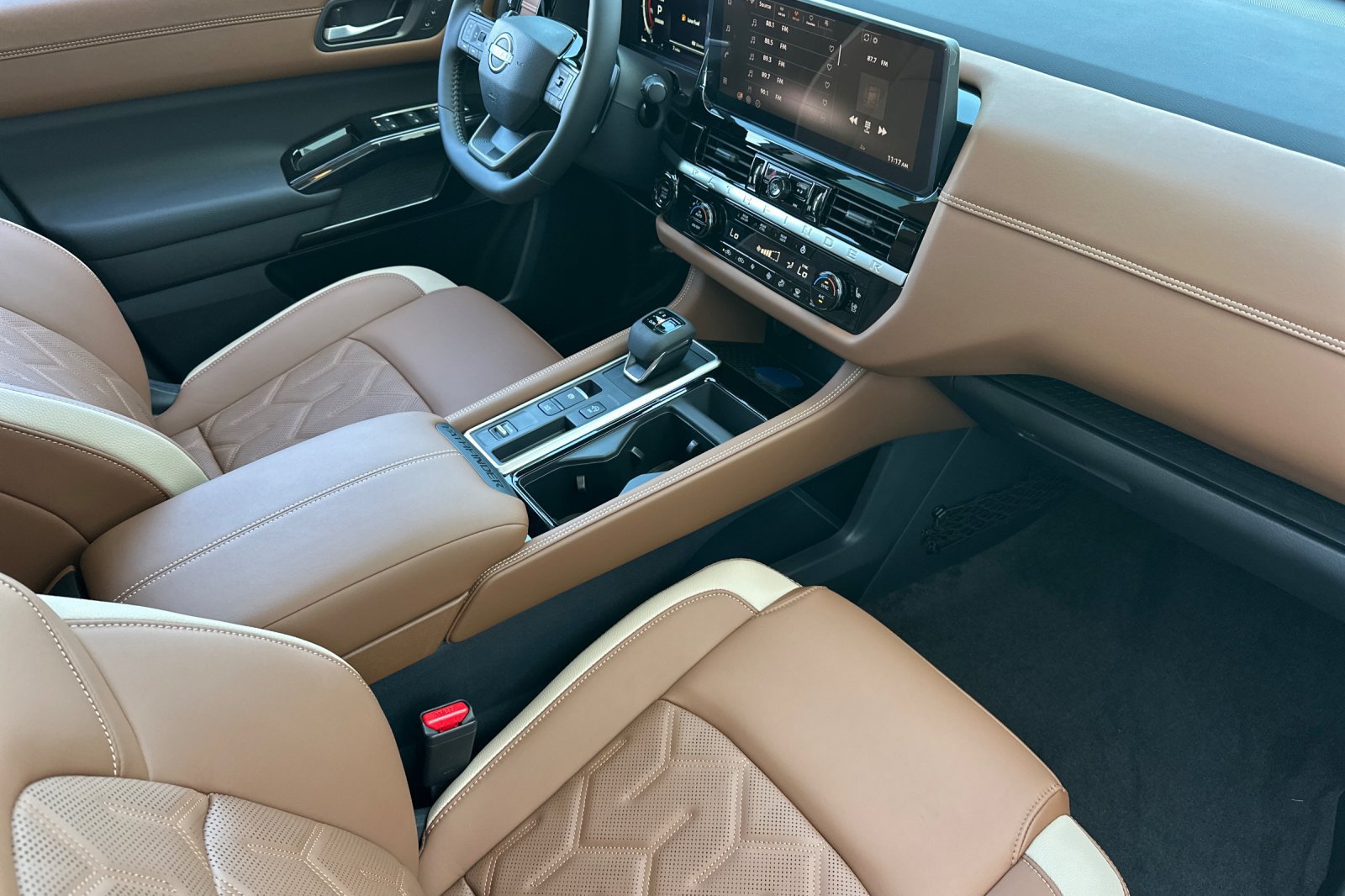 New 2026 Nissan Pathfinder Platinum FWD image 14