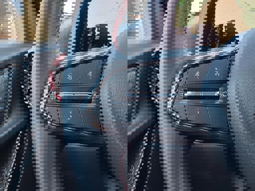 Used 2025 Chevrolet Equinox RS w/ Safety and Technology Package image 12