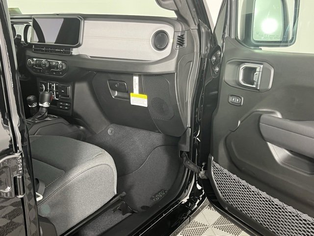 New 2025 Jeep Gladiator Sport image 27