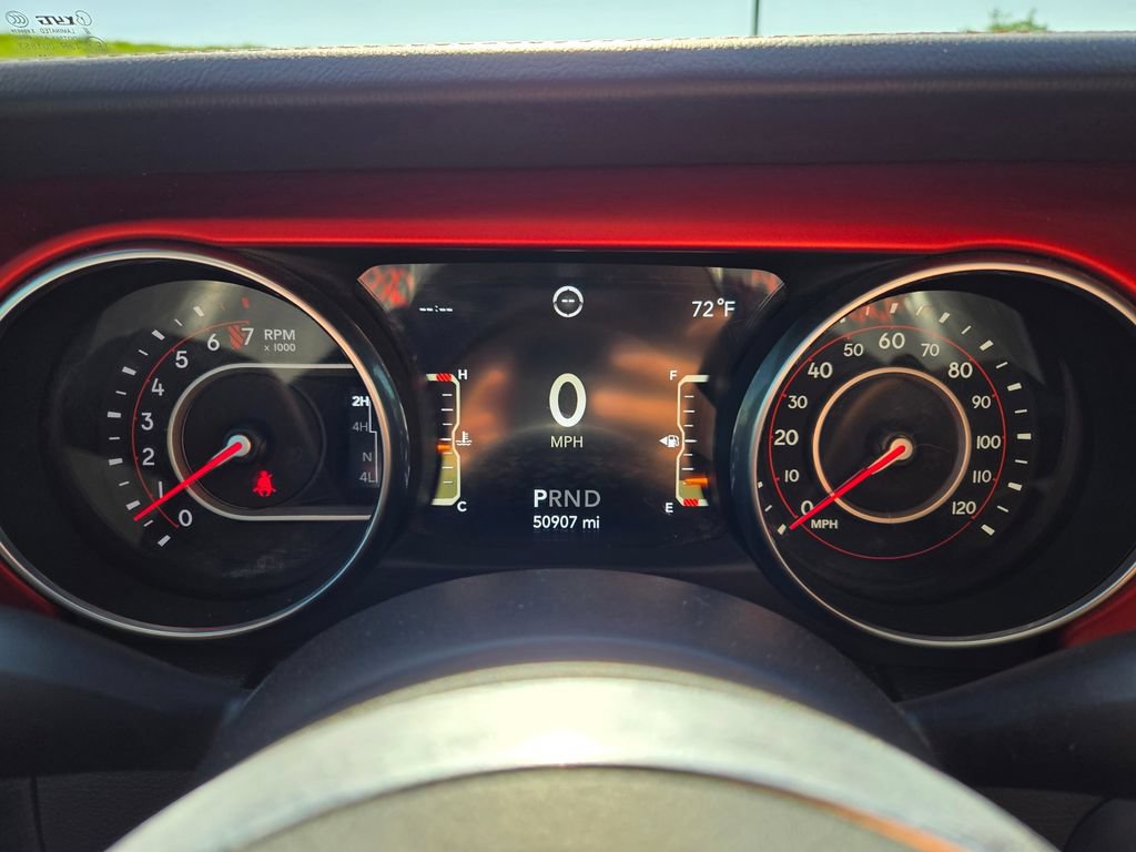 Used 2018 Jeep Wrangler Unlimited Rubicon w/ Dual Top Group AWD/4WD image 19