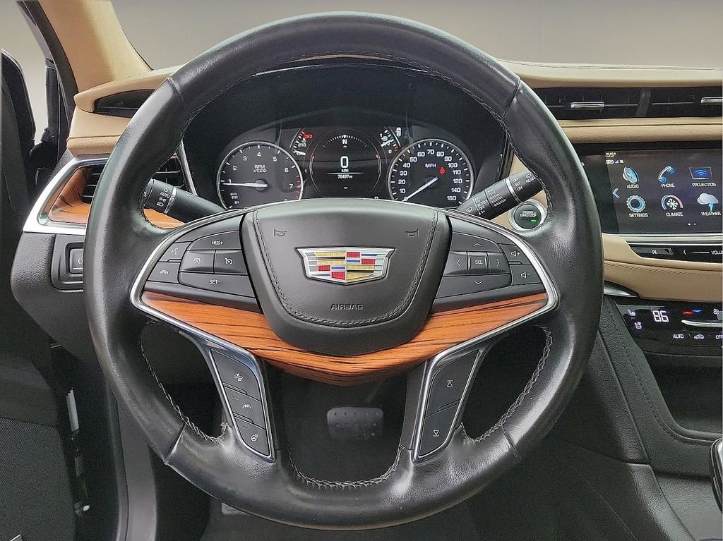 Used 2019 Cadillac XT5 Platinum image 3