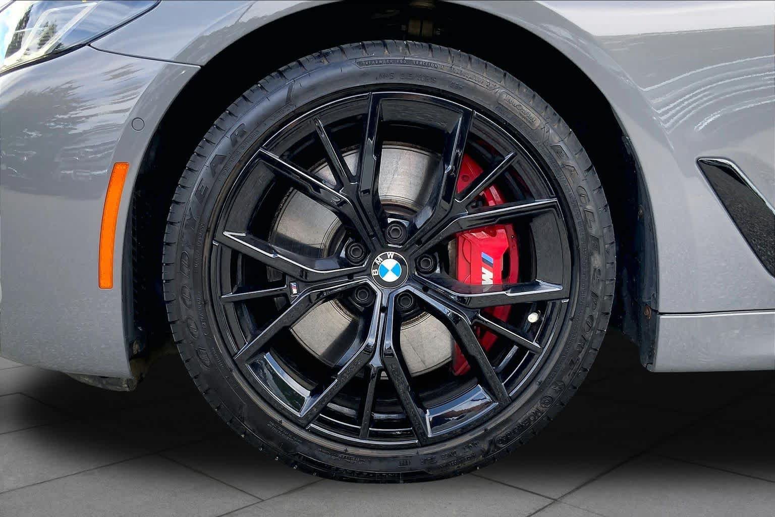 Used 2022 BMW 540i xDrive w/ M Sport Package AWD/4WD image 11