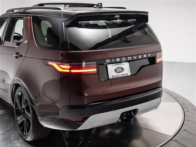 New 2026 Land Rover Discovery Limited Edition AWD/4WD image 32