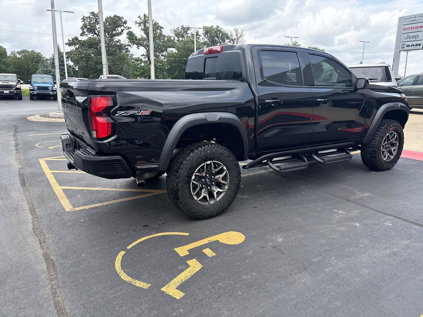 Used 2023 Chevrolet Colorado ZR2 w/ ZR2 Convenience Package III AWD/4WD image 6