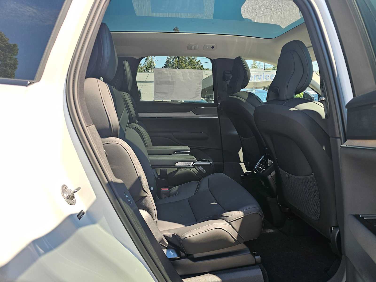 New 2025 Volvo EX90 Plus AWD/4WD image 12