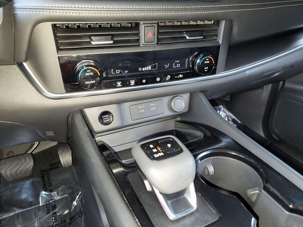 Used 2025 Nissan Rogue SV AWD/4WD image 20