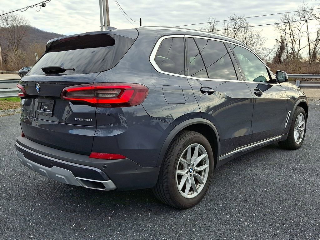 Used 2022 BMW X5 xDrive40i w/ Parking Assistance Package image 7
