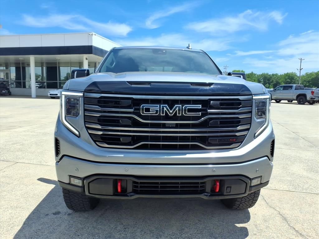 Used 2025 GMC Sierra 1500 AT4 w/ AT4 Premium Package AWD/4WD image 2