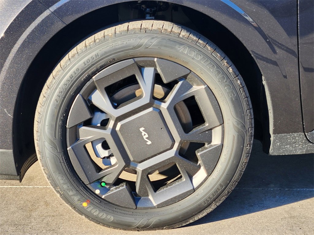 New 2026 Kia Carnival EX image 7