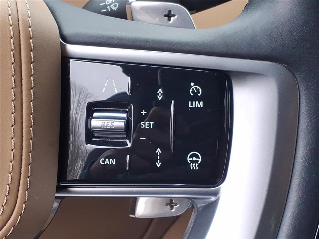 Certified 2024 Land Rover Range Rover SE image 15