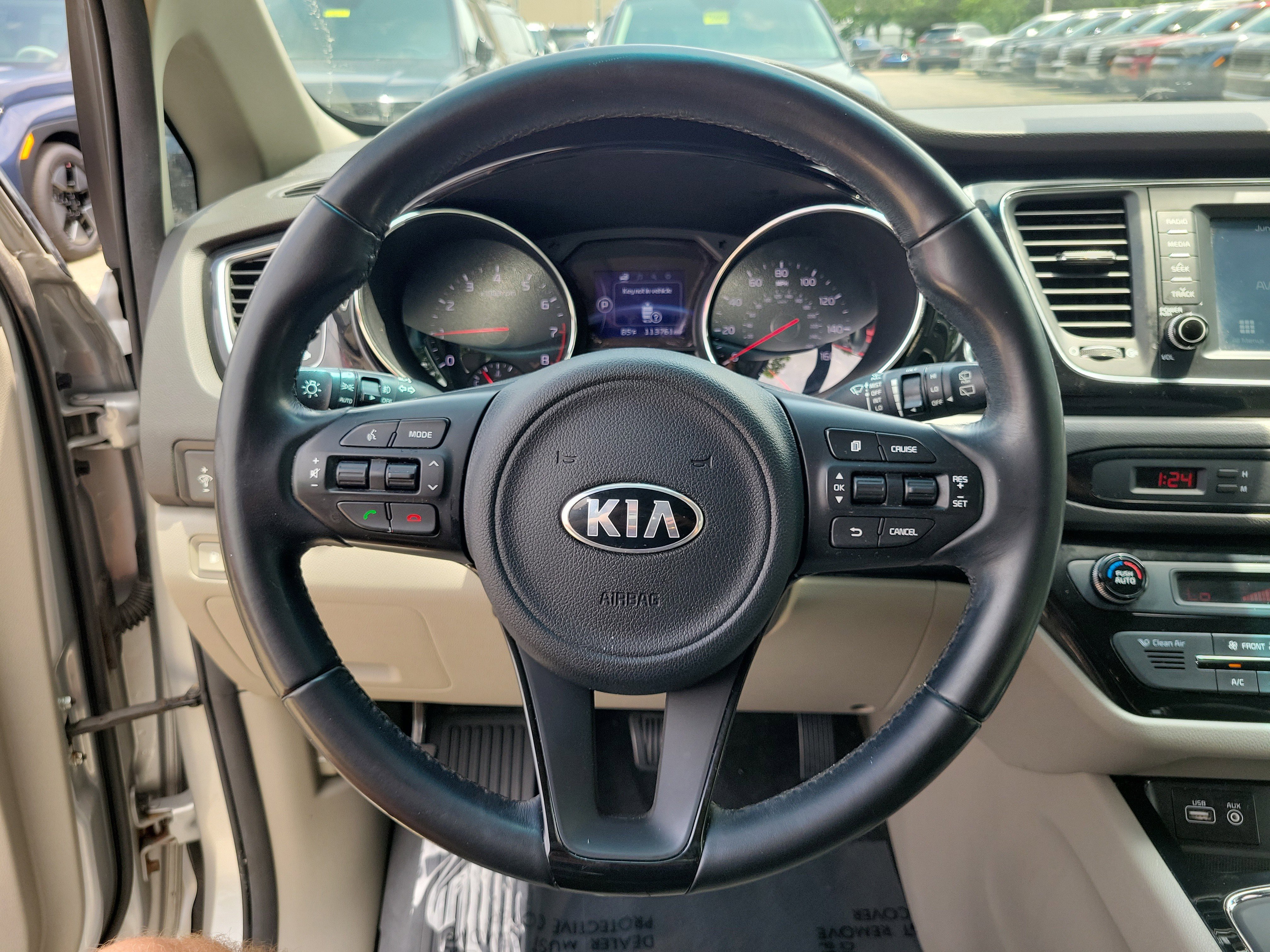 Used 2017 Kia Sedona EX FWD image 21