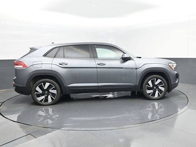 Used 2025 Volkswagen Atlas Cross Sport SE image 4