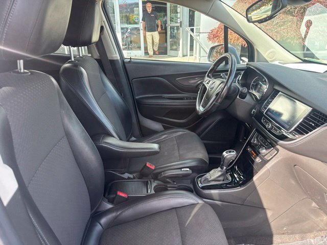 Used 2020 Buick Encore Preferred FWD image 30