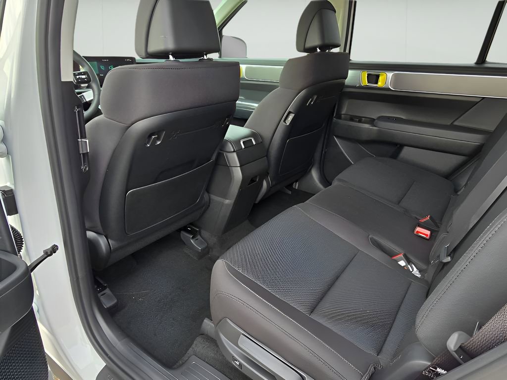 Used 2026 Hyundai Santa Fe SE image 15