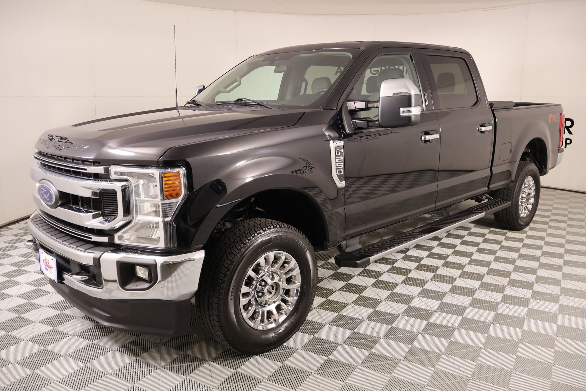 Used 2021 Ford F250 XLT w/ XLT Premium Package AWD/4WD image 11
