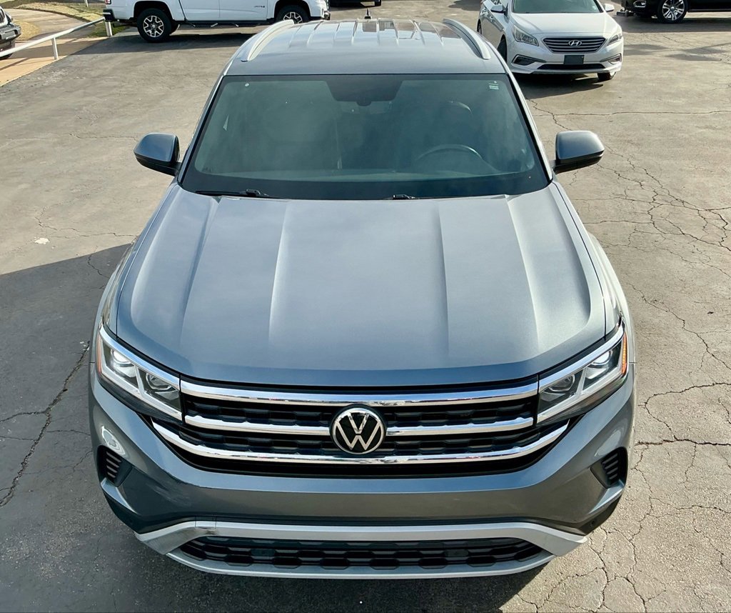 Used 2020 Volkswagen Atlas Cross Sport SE w/ Towing Package image 11