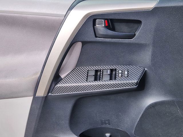 Used 2013 Toyota RAV4 LE image 10