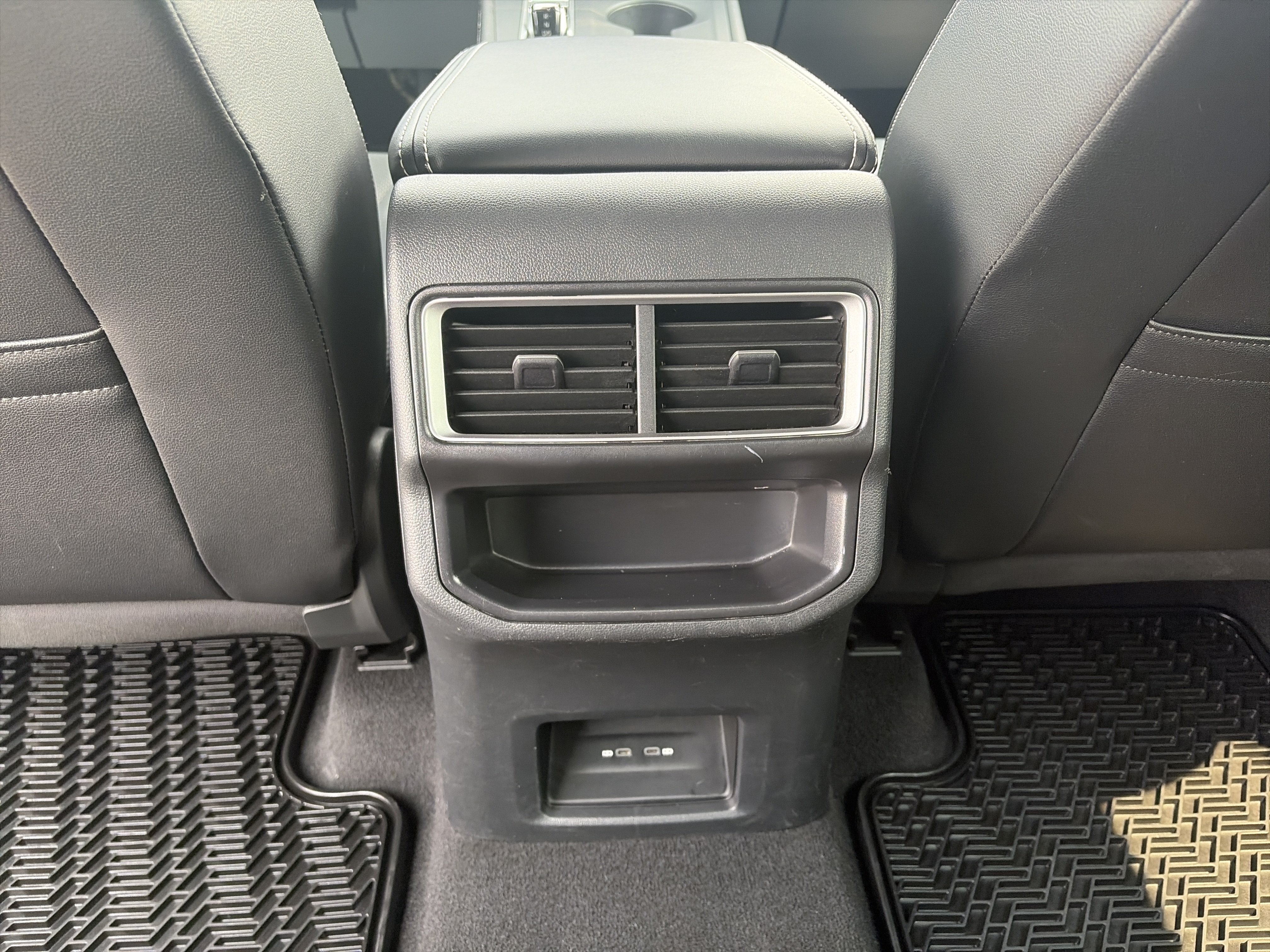 Used 2024 Volkswagen Atlas Cross Sport SE AWD/4WD image 28