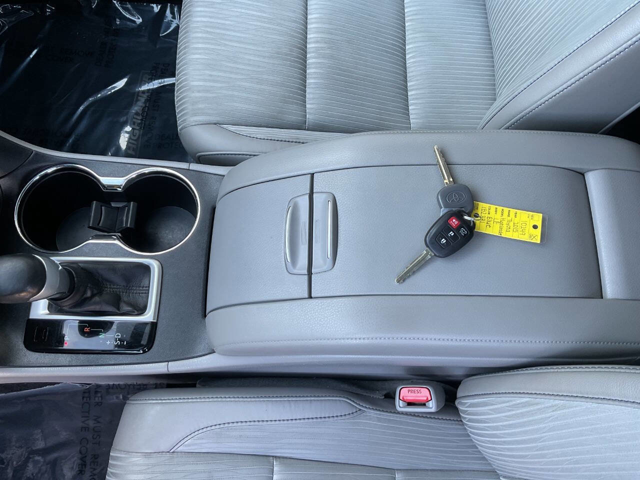 Used 2015 Toyota Highlander Plus AWD/4WD image 26