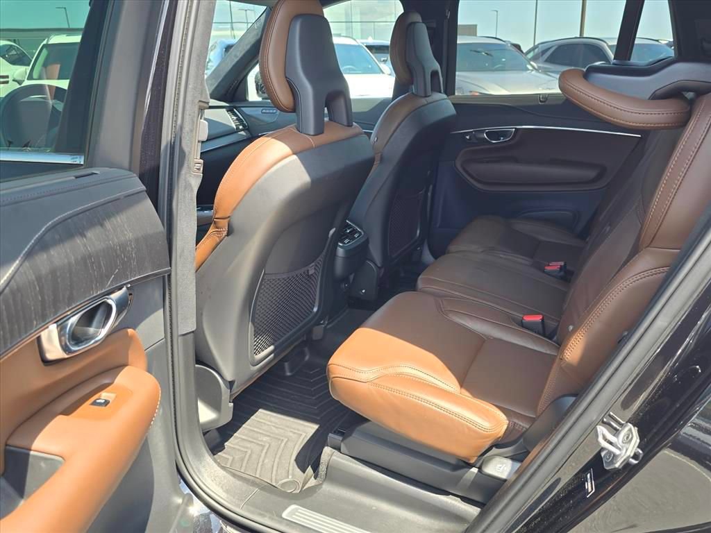 Used 2022 Volvo XC90 T6 Inscription w/ Lounge Package AWD/4WD image 10