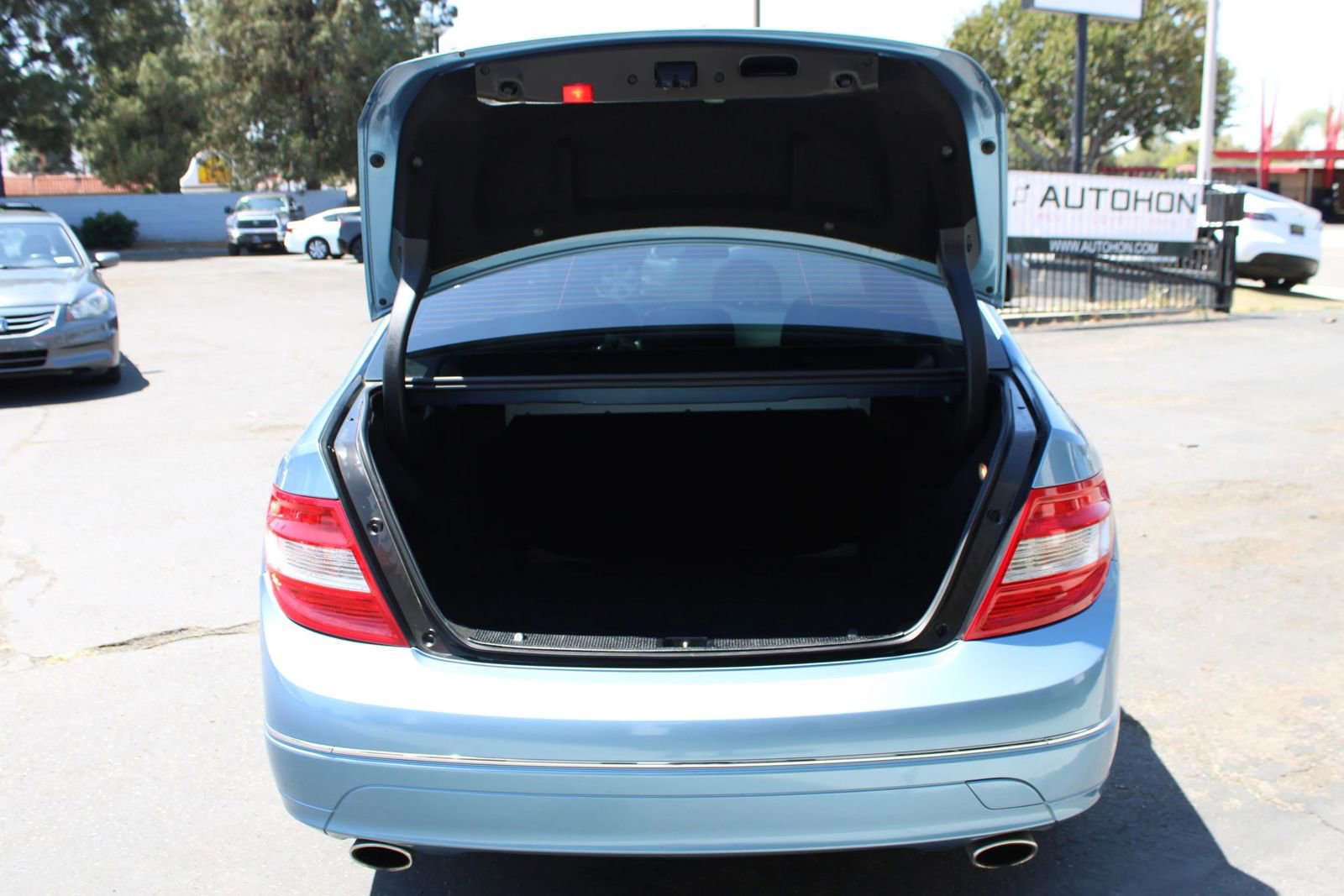 Used 2010 Mercedes-Benz C 300 Sedan image 34