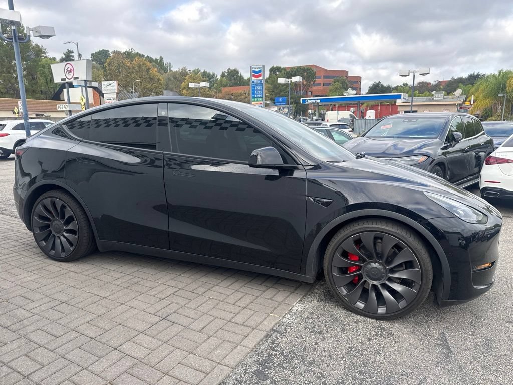 Used 2021 Tesla Model Y Performance AWD/4WD image 4