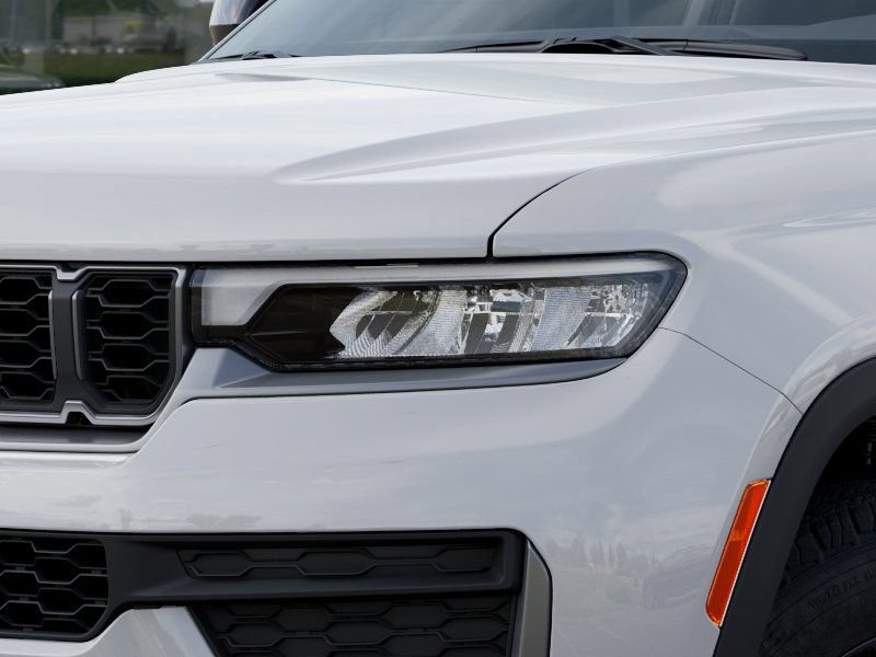 New 2026 Jeep Grand Cherokee Altitude RWD image 10
