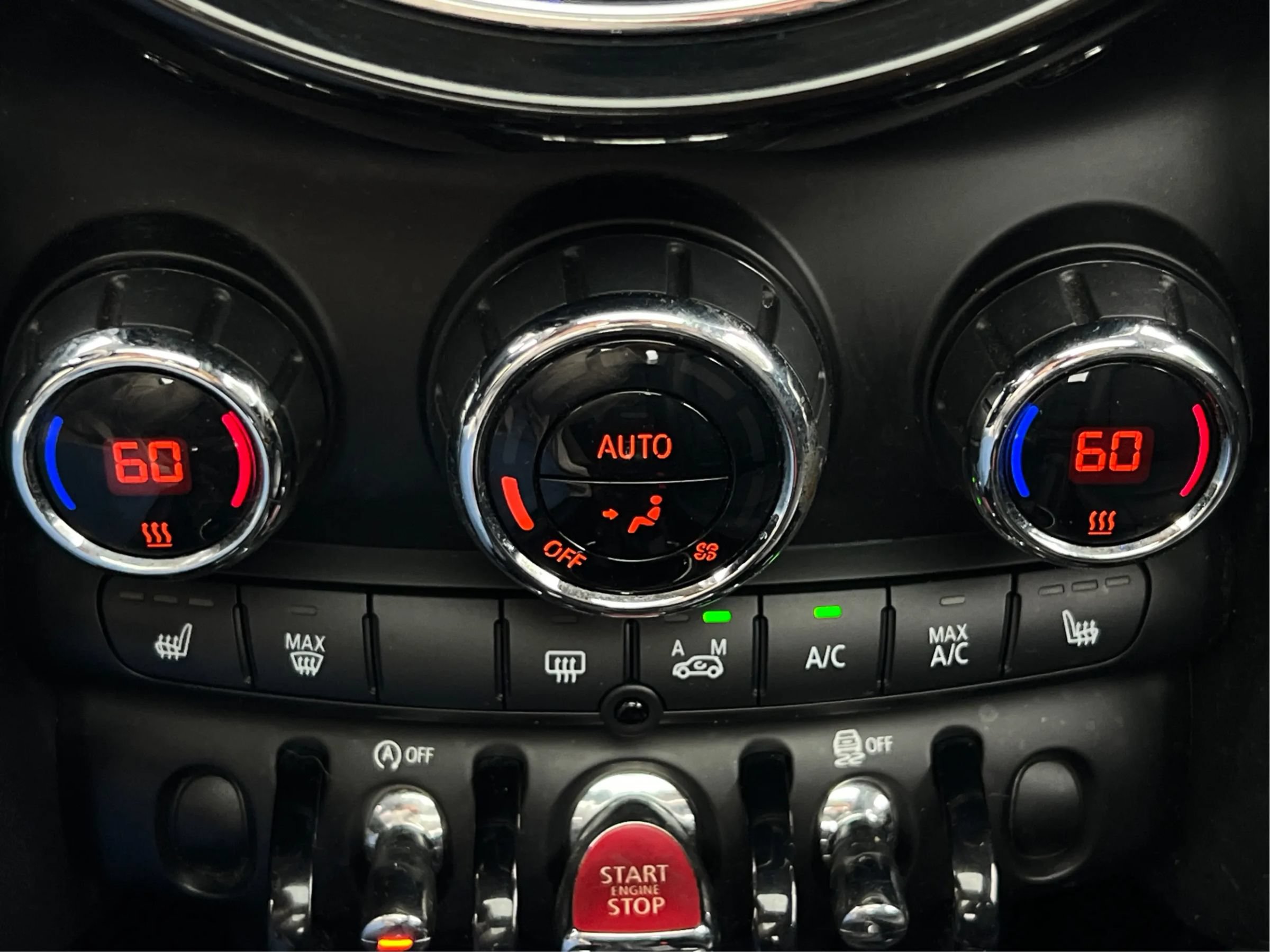 Used 2015 MINI Cooper 4-Door Hardtop FWD image 30