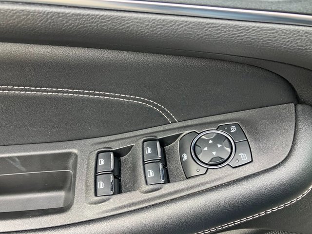 Used 2024 Ford Edge Titanium image 13