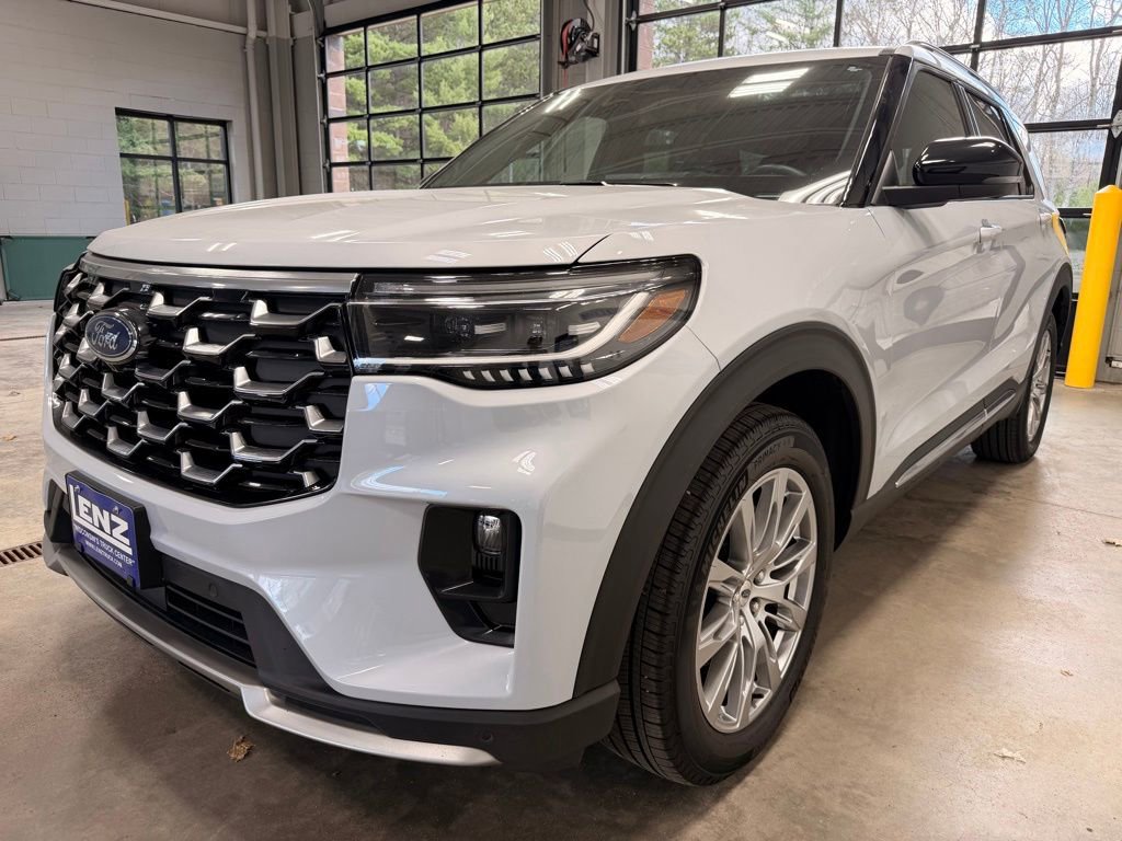 Used 2025 Ford Explorer Platinum AWD/4WD image 4