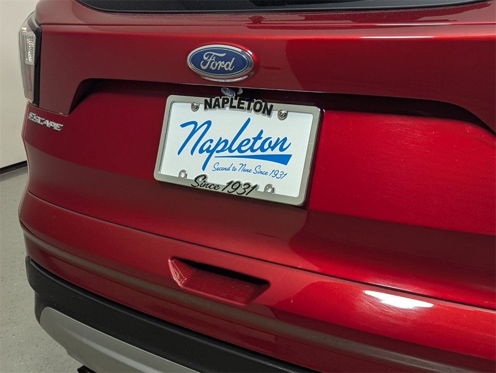 Used 2017 Ford Escape SE w/ SE Cold Weather Package image 8