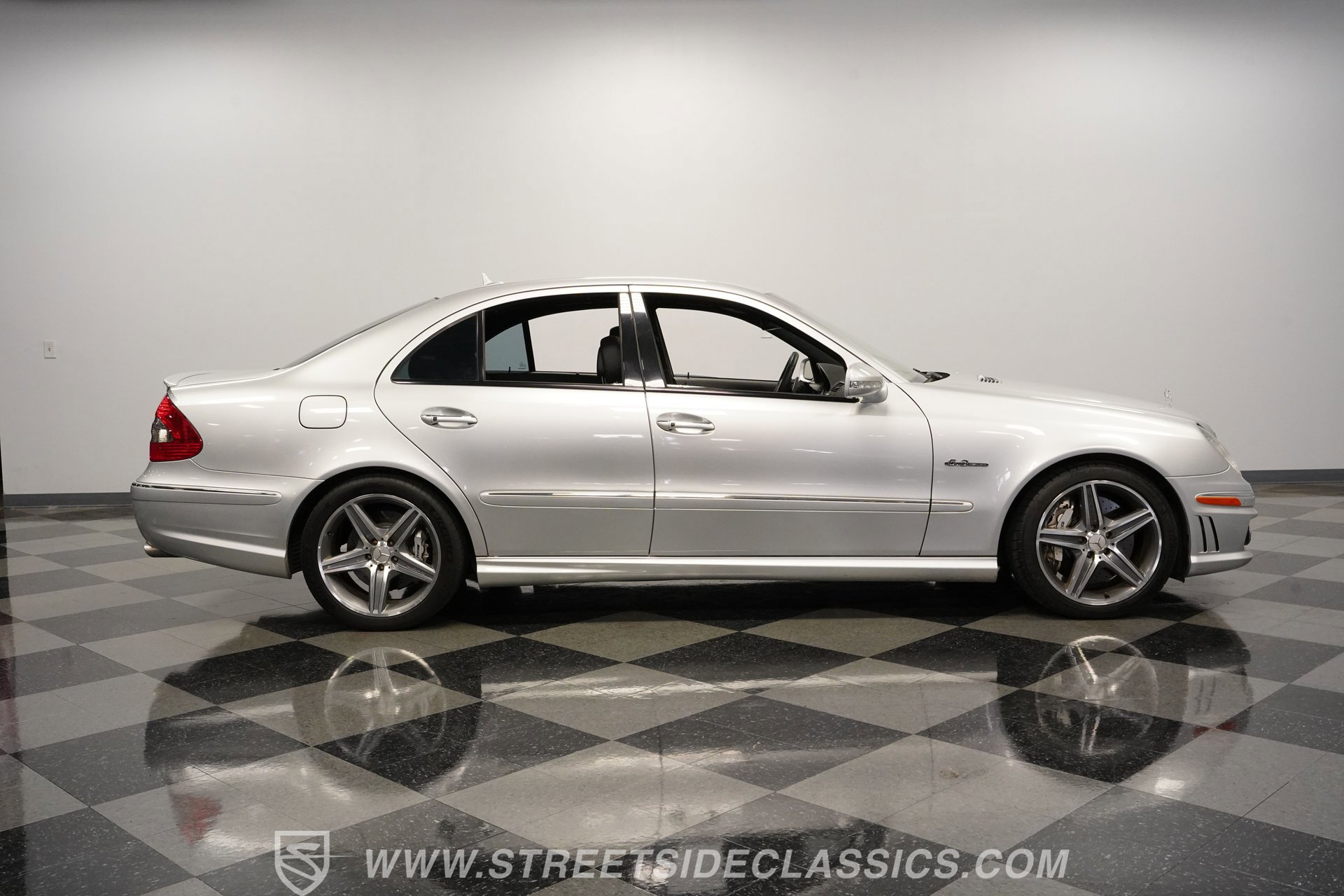 Used 2007 Mercedes-Benz E 63 AMG Sedan image 14