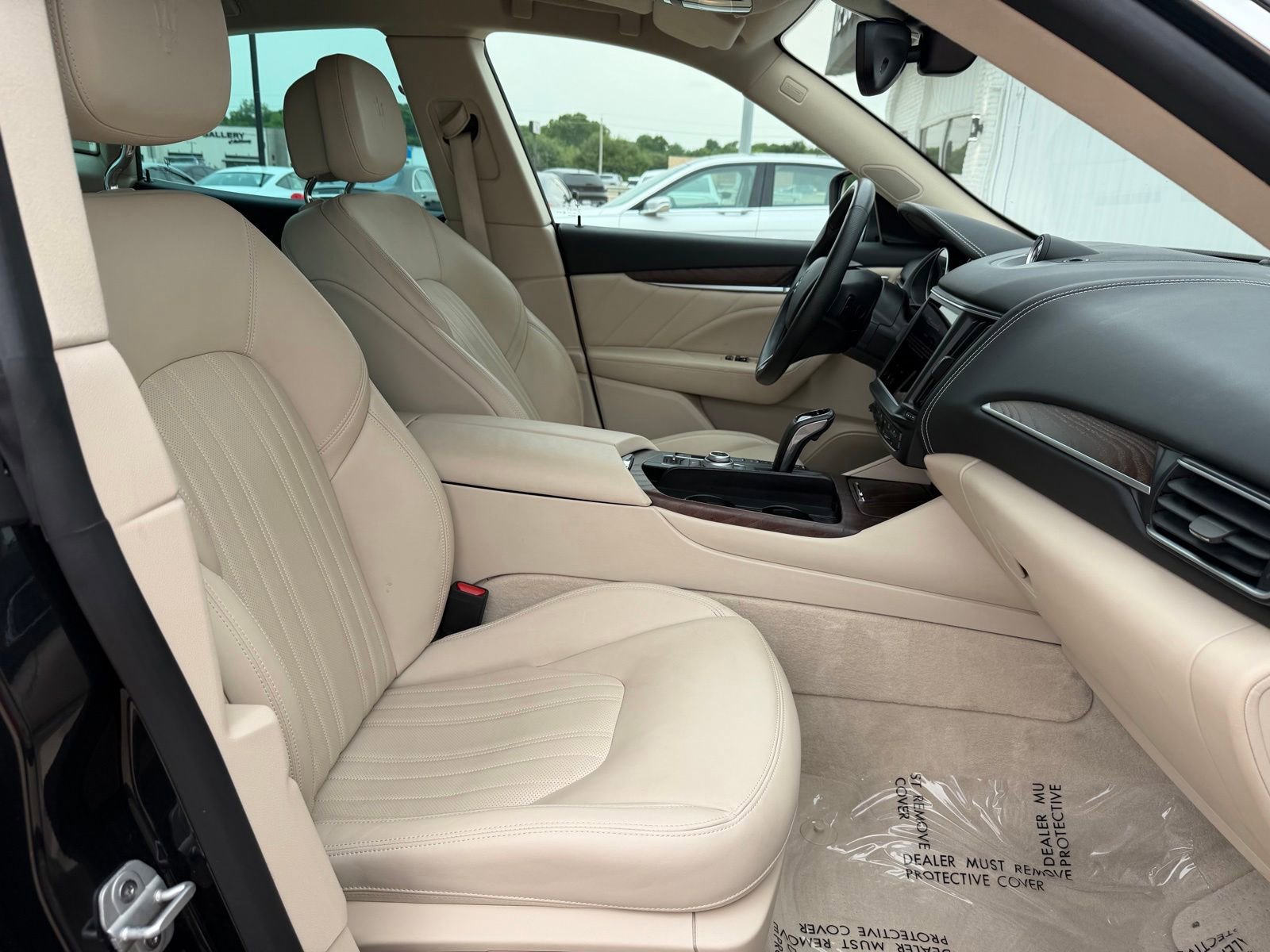 Used 2022 Maserati Levante GT AWD/4WD image 23
