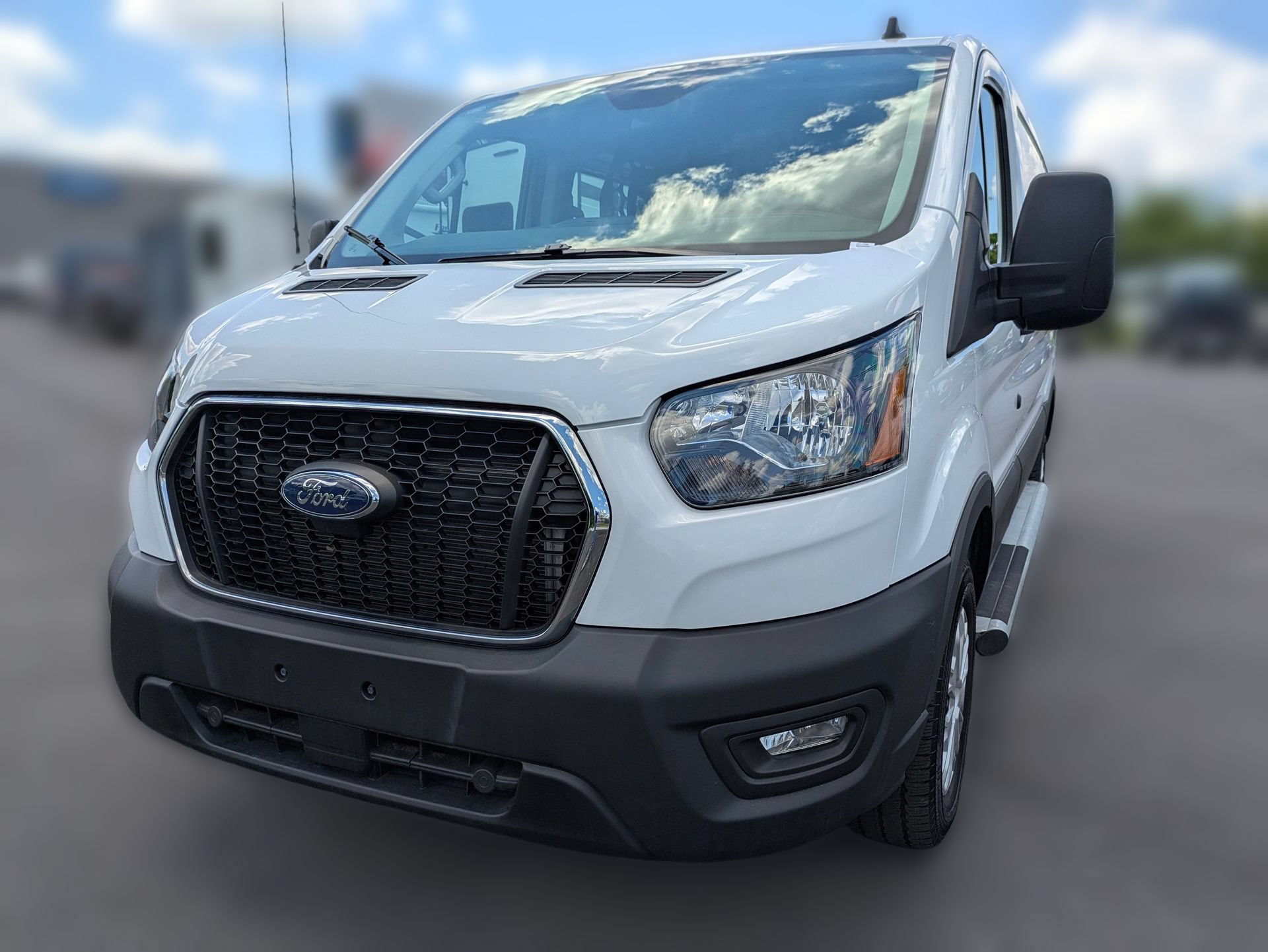 Used 2025 Ford Transit 250 Low Roof w/ Exterior Upgrade Package RWD image 10