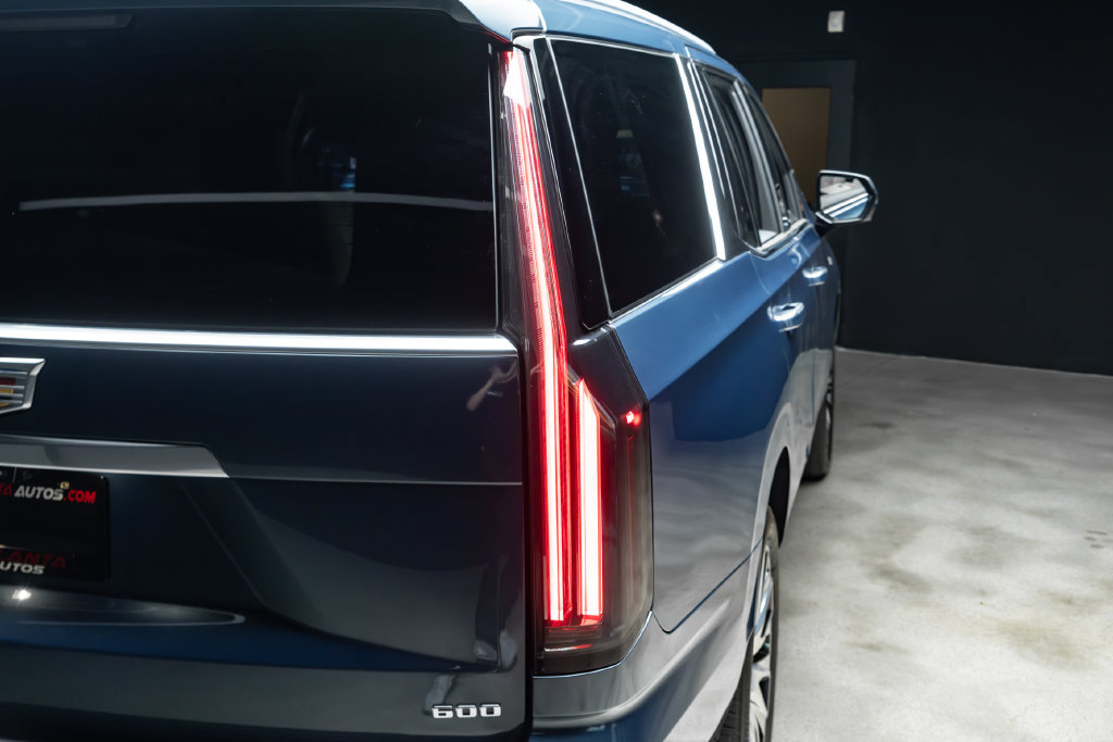 Used 2025 Cadillac Escalade Premium Luxury Platinum AWD/4WD image 14