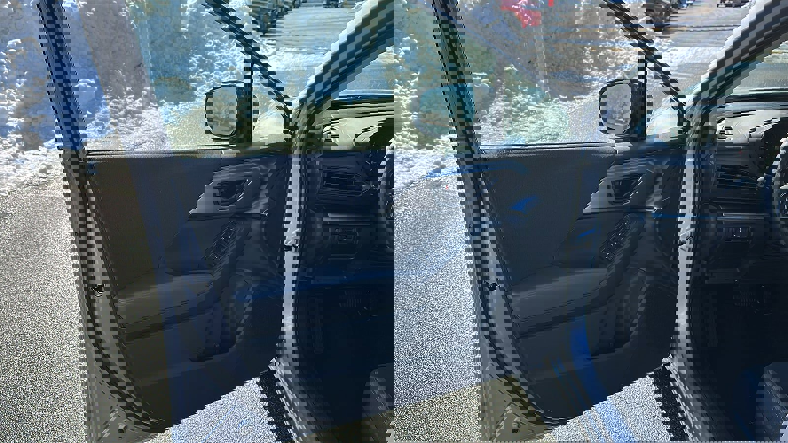 Certified 2025 Subaru Impreza 2.0i image 8