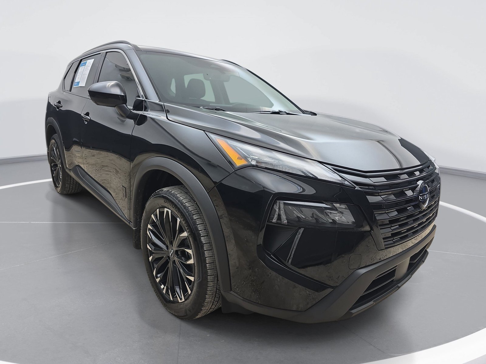 Used 2026 Nissan Rogue Dark Armor AWD/4WD image 2
