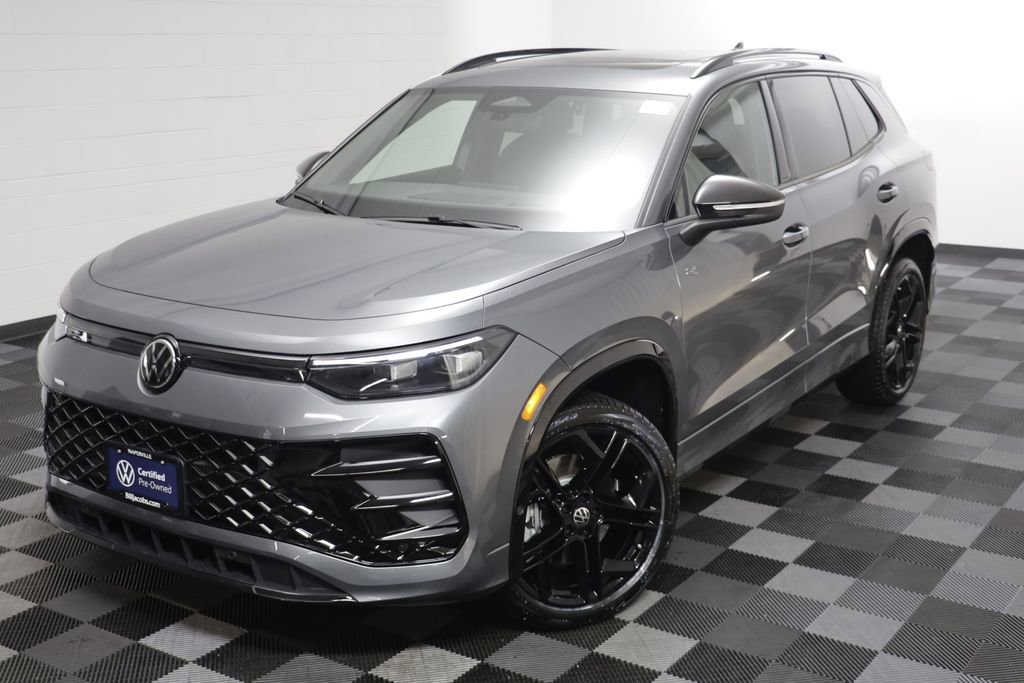 Used 2025 Volkswagen Tiguan SE R-Line AWD/4WD image 2