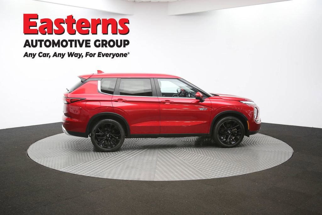 Used 2023 Mitsubishi Outlander SE image 43