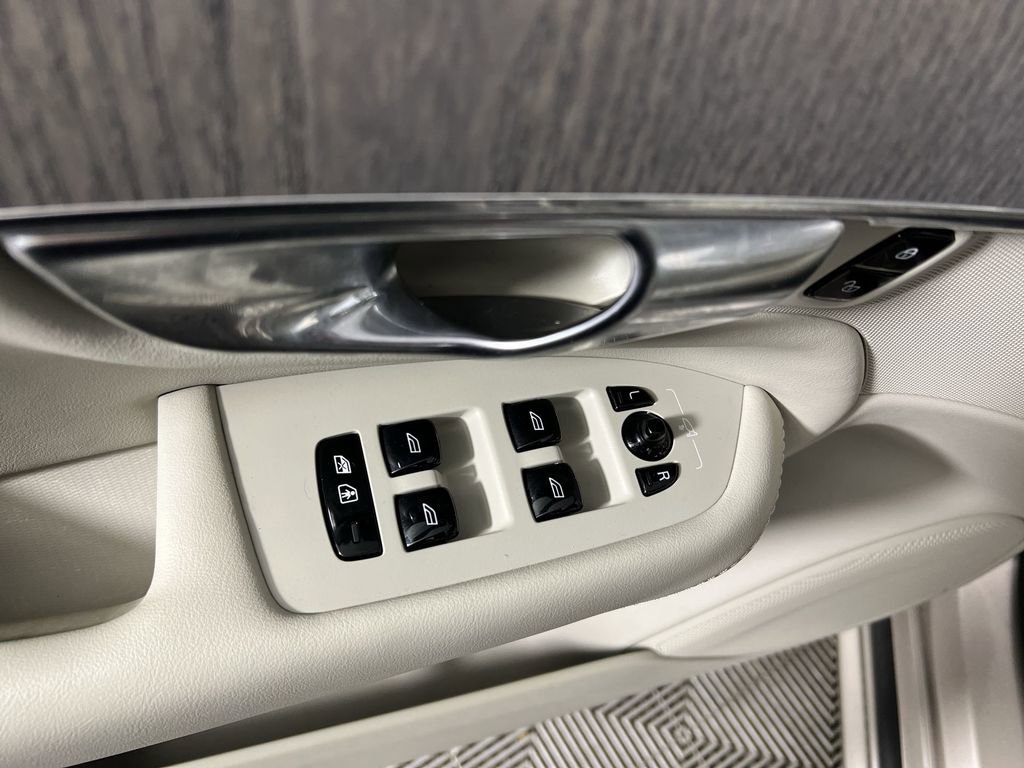 Used 2023 Volvo XC90 B6 Ultimate image 25