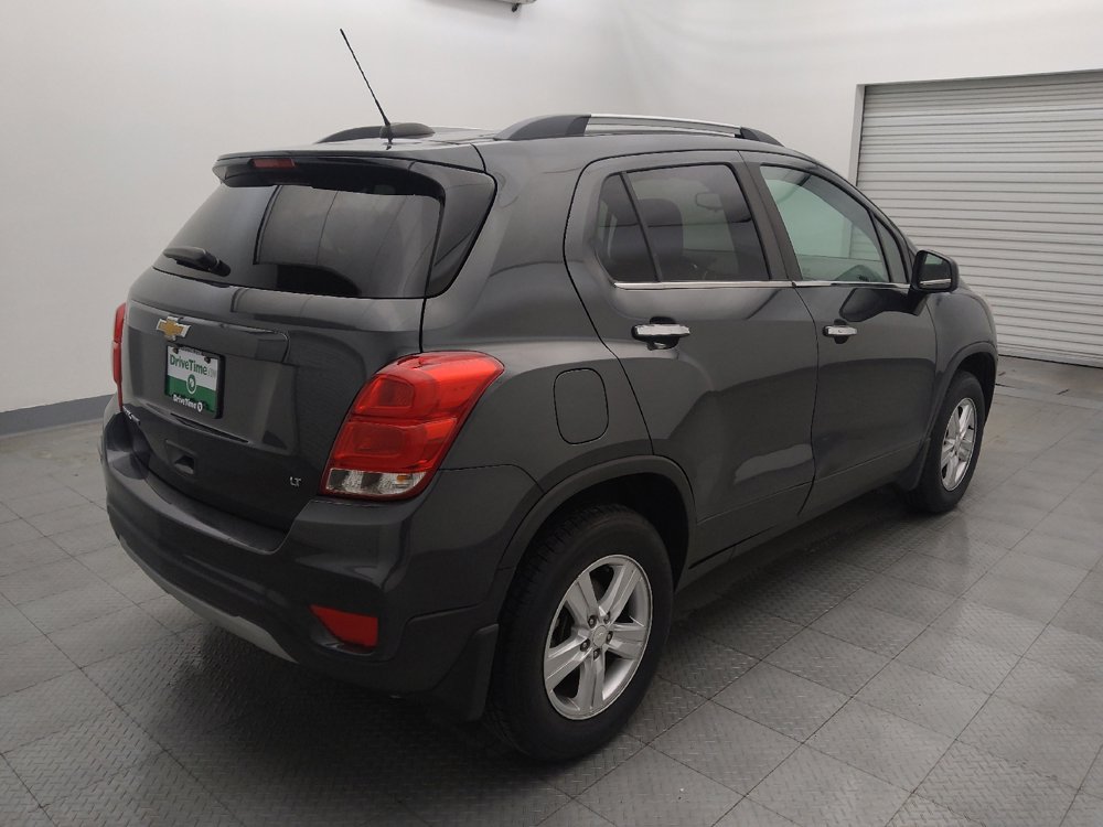 Used 2020 Chevrolet Trax LT w/ LT Convenience Package image 9
