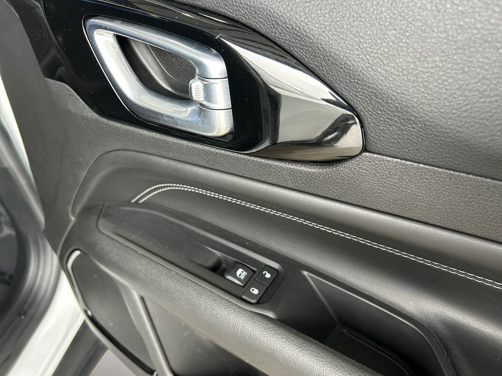 Used 2022 Jeep Compass Altitude image 14