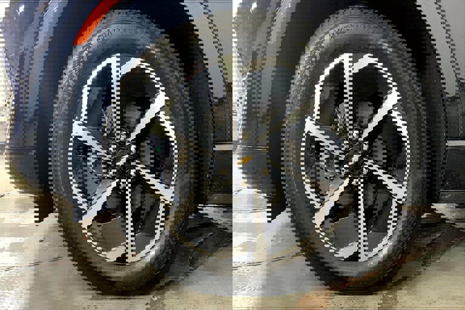 Used 2025 Chevrolet Equinox EV LT image 9