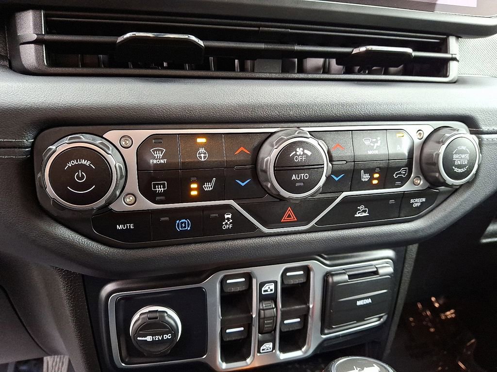 Certified 2024 Jeep Wrangler Unlimited Sahara AWD/4WD image 15