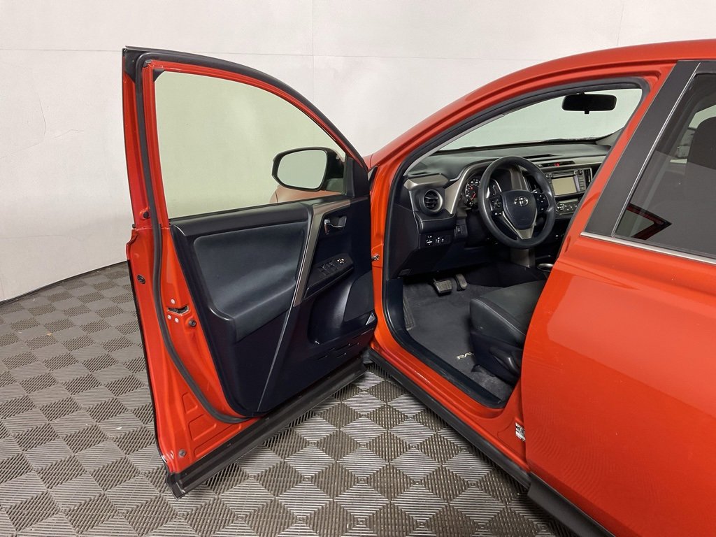 Used 2015 Toyota RAV4 XLE image 14