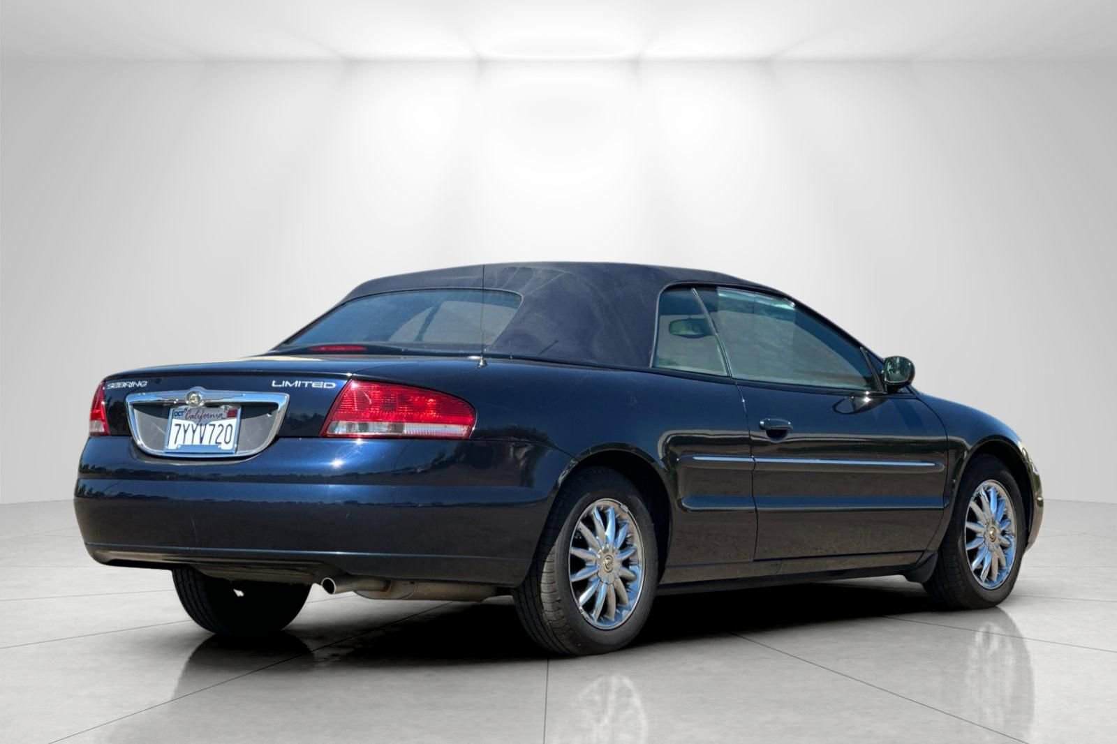 Used 2002 Chrysler Sebring Limited image 3