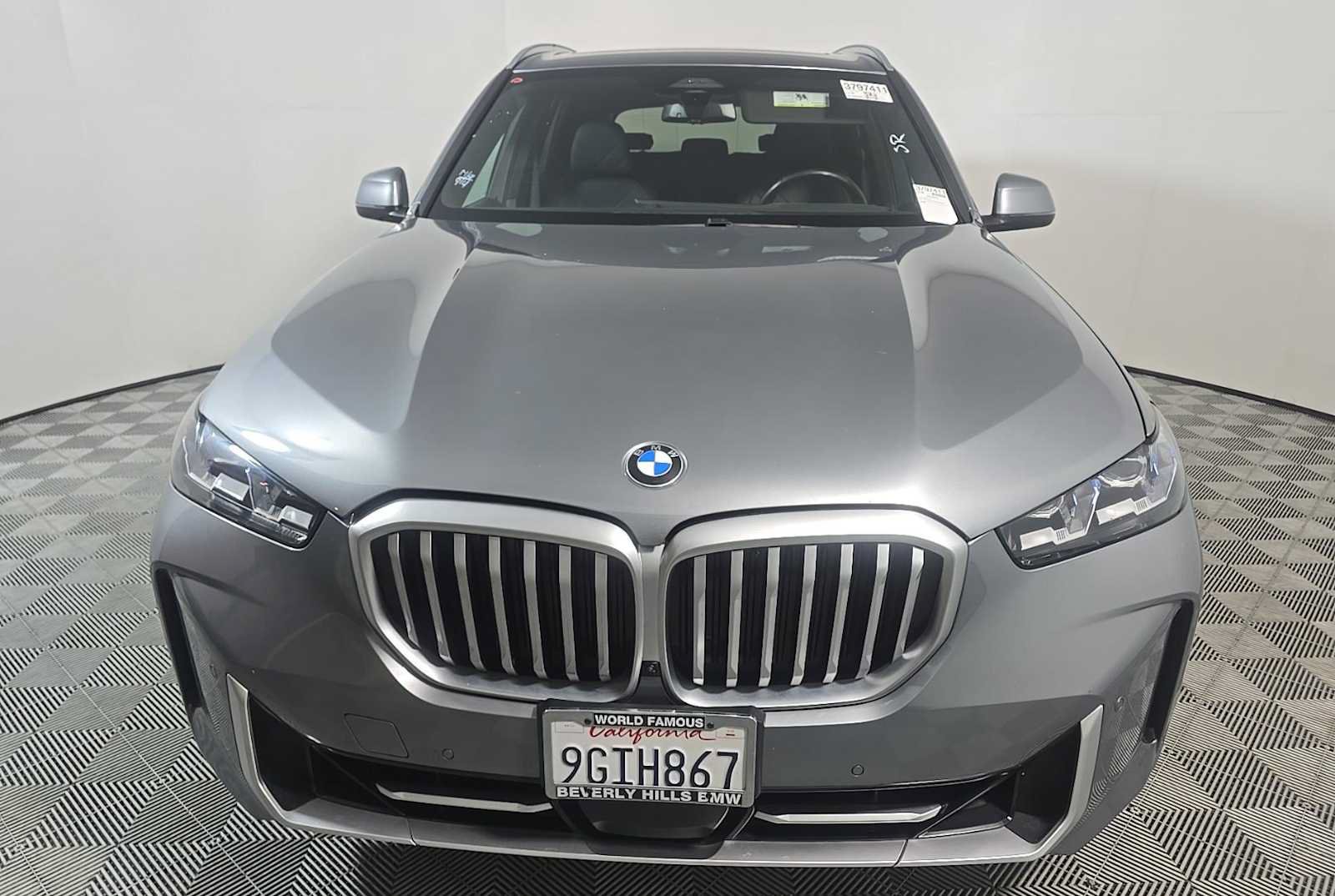 Used 2024 BMW X5 xDrive40i w/ Premium Package AWD/4WD image 2