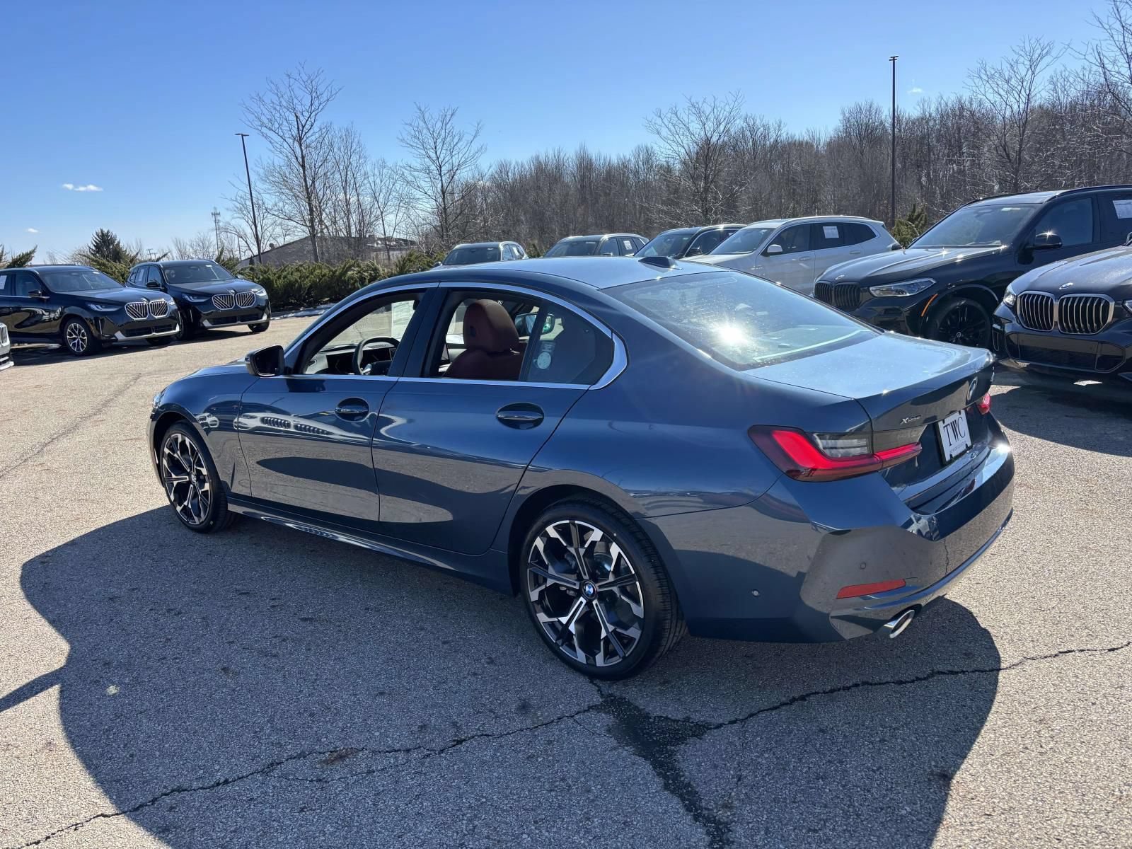 Used 2026 BMW 330i xDrive Sedan w/ Premium Package AWD/4WD image 5
