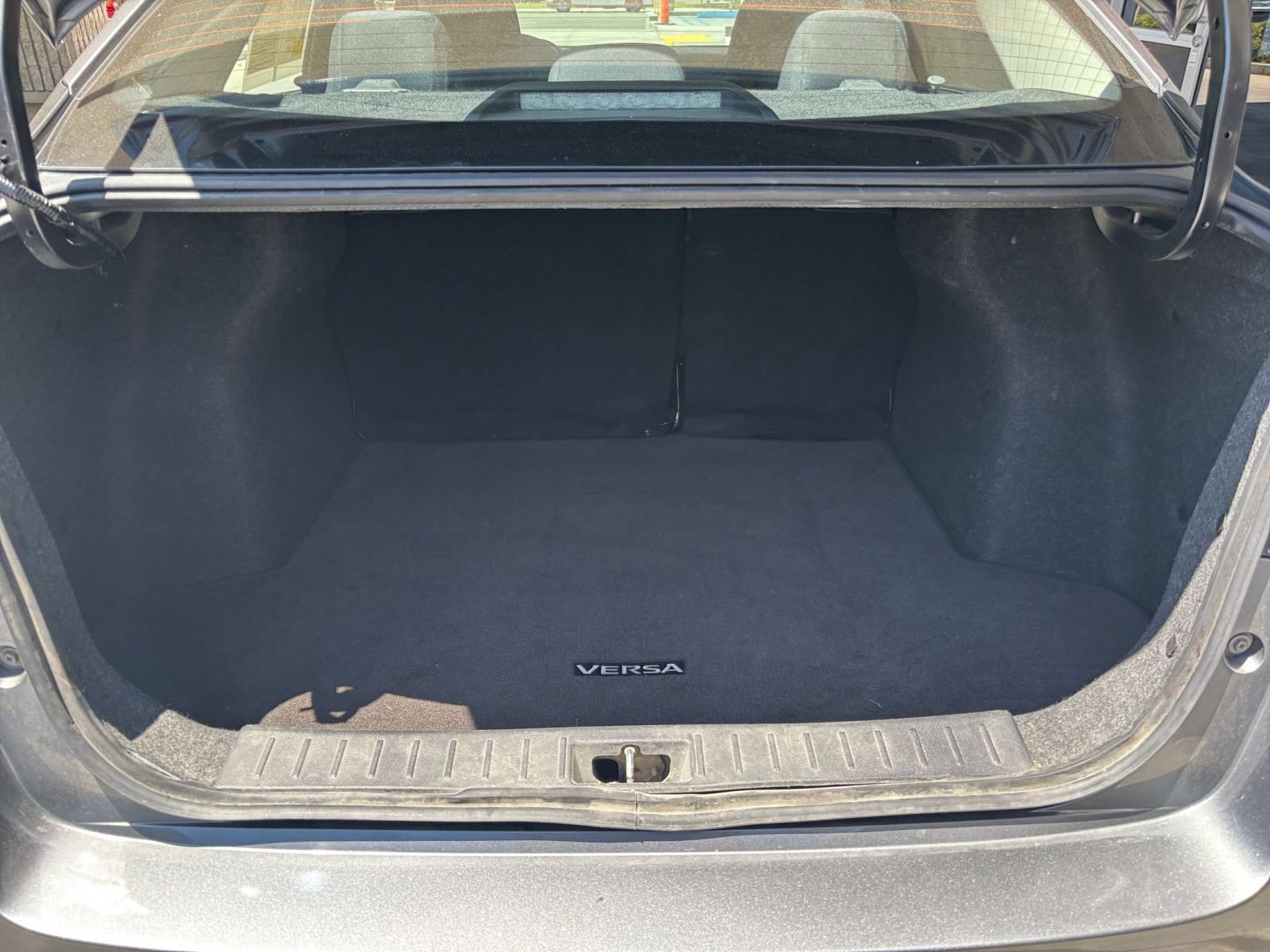 Used 2025 Nissan Versa SV FWD image 29