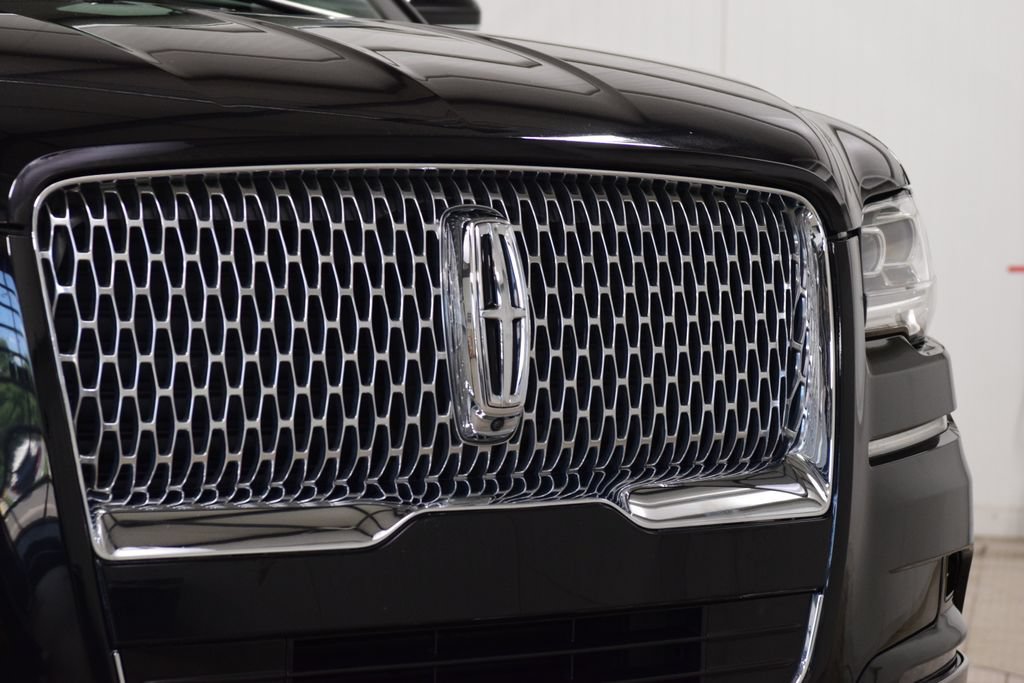 Used 2024 Lincoln Navigator L 4WD image 11
